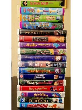Huge Lot of 17 Classic Vintage VHS Tapes Disney Fox Warner Bros CLamshell Cases